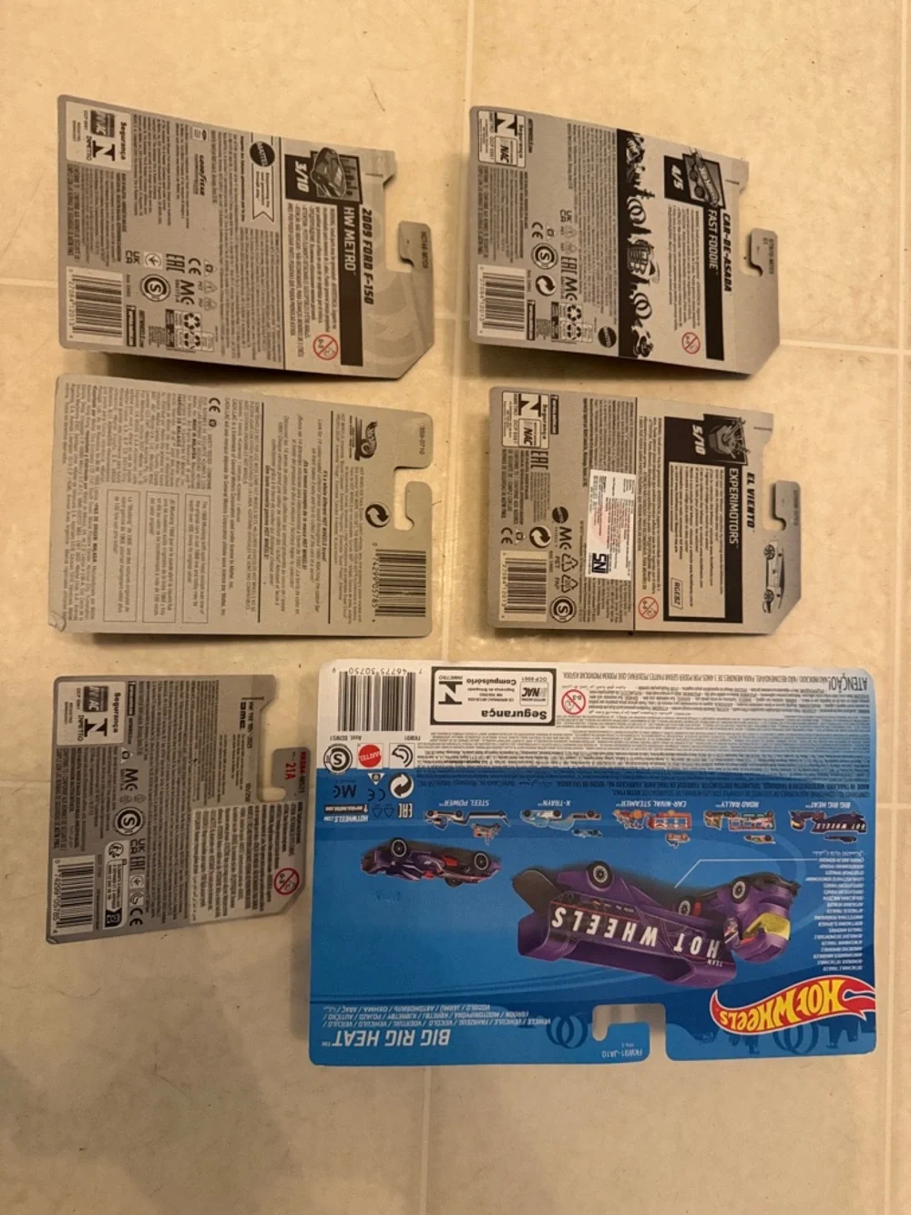 NWT Hotwheels bundle - Picture 10 of 12